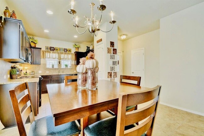 Building Photo - 1810 Franklin Mountain Dr