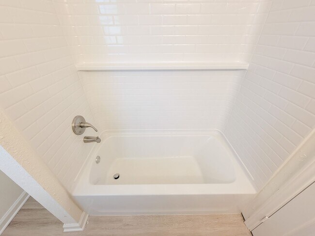 Building Photo - BEAUTIFUL RECENTLY REMODELED LEASE HOME IN HUNTSVILLE, TEXAS