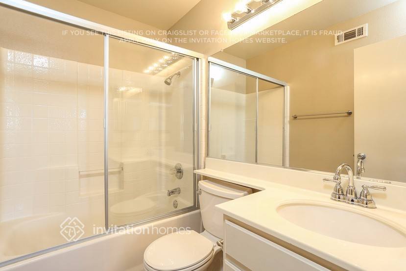 Building Photo - 1420 Sunswept Dr