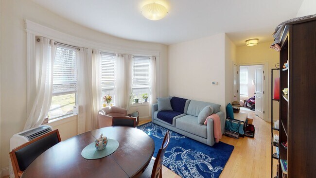 Building Photo - 672 Washington St