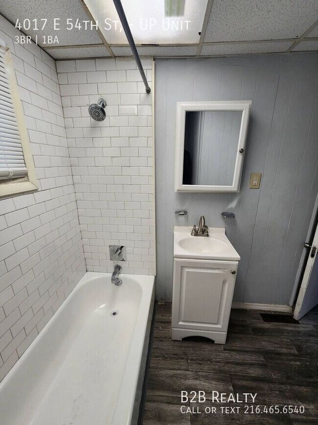 Building Photo - 4017 E 54th St