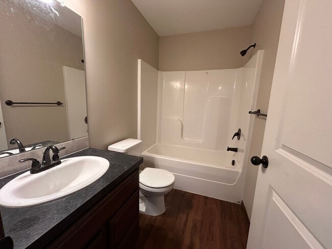 Building Photo - Beautiful 3 Bed 2 Bath + Bonus Room!