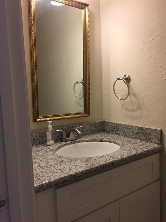 Building Photo - 850 Threadneedle St