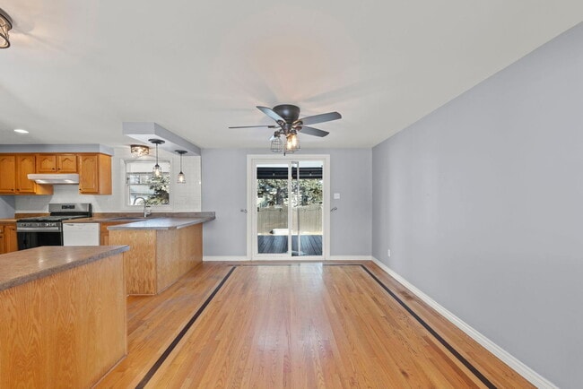 Building Photo - 548 Jo Ann Ct