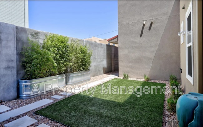 Building Photo - 1419 Coal Ave SW