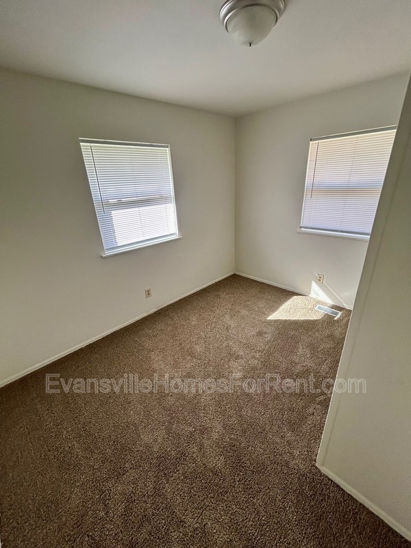 Building Photo - 2333-2333 Vogel Rd
