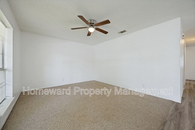 Building Photo - 806 W Belden St