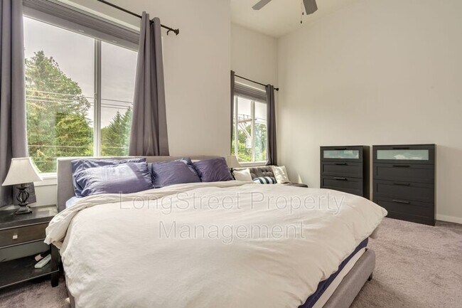 Building Photo - 17854 SW Rudolph Ln