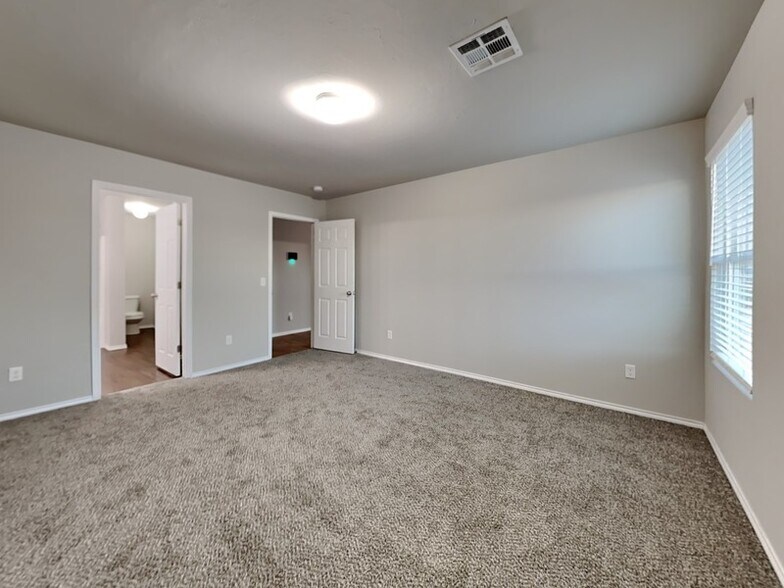 Building Photo - 11545 NW 100th St