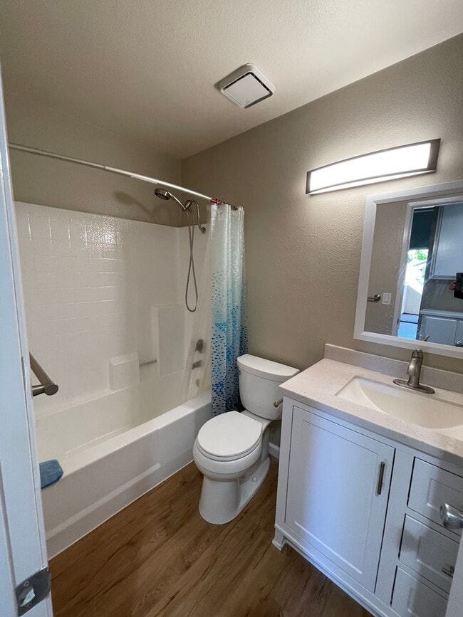 Building Photo - Great  Woodbridge Townhome!!