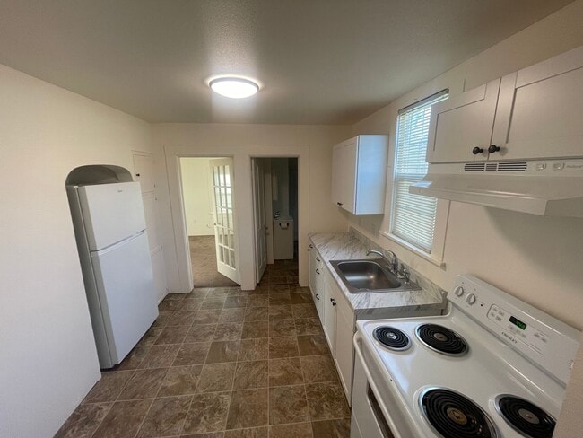 Building Photo - 530 Grove St