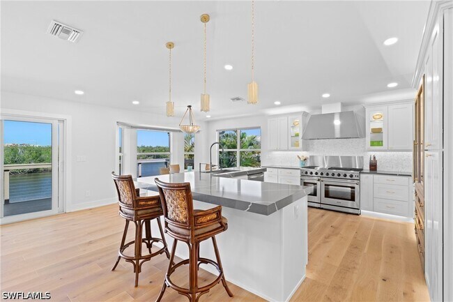 Building Photo - 1836 Harbor Ln