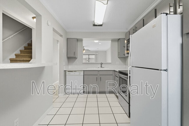 Building Photo - 205 Arbor Cir