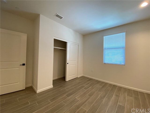 Building Photo - 220 Buena Vida Dr