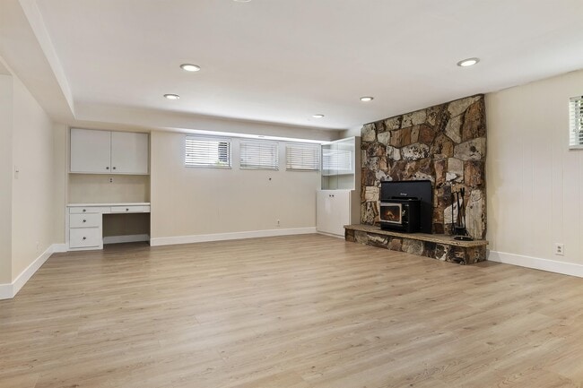 Building Photo - 7841 Da Vinci Dr