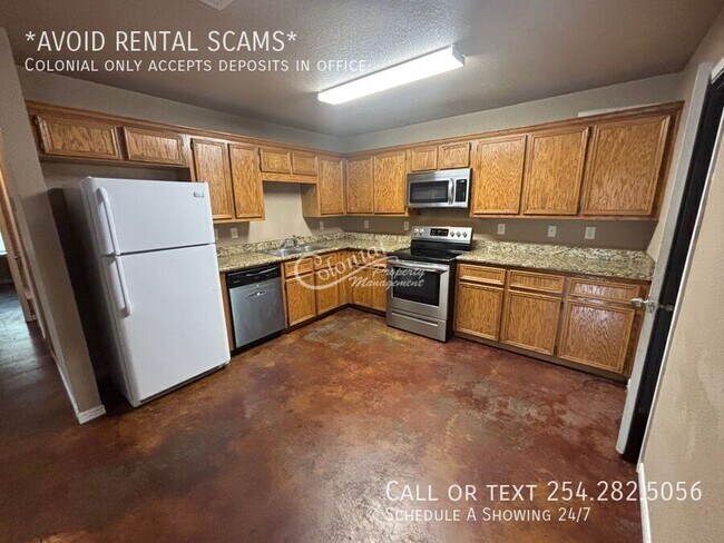 Building Photo - 1806 Aztec Trce