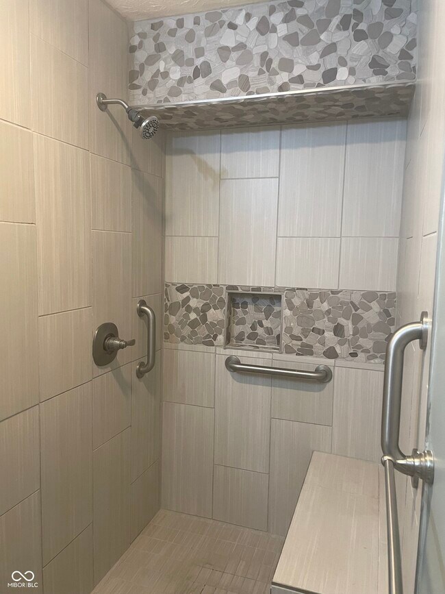 Building Photo - 5901 Sycamore Forge Dr