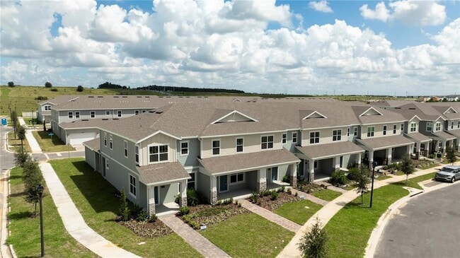 Building Photo - 16350 Hamlin Vw St