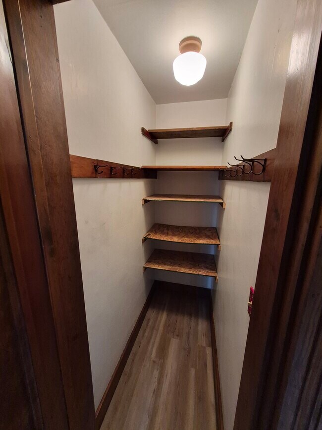 Building Photo - 62 S Gamble St