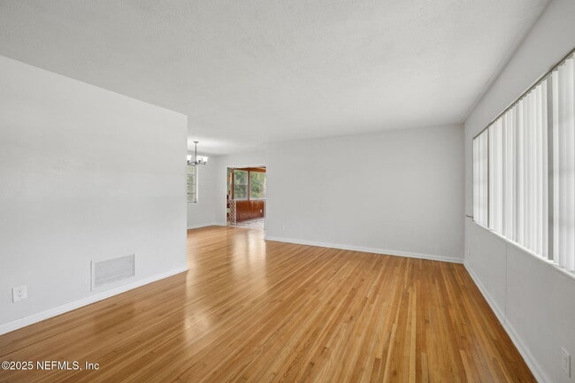 Building Photo - 3904 Via De La Reina