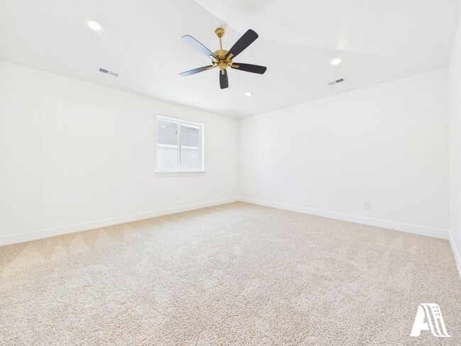 Building Photo - Brand New 4 Bedroom Corner Townhome for Rent – Salem, Utah