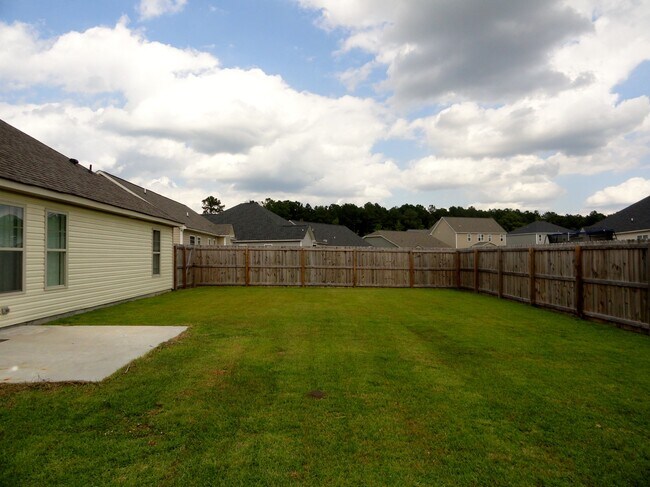 Building Photo - Close to Everything!