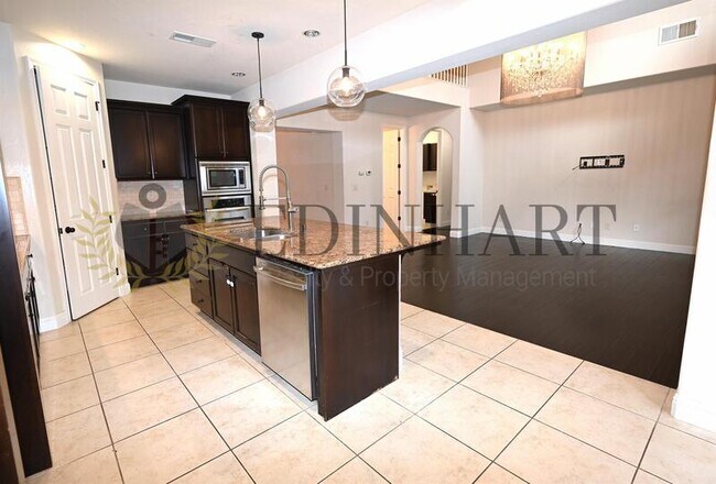 Building Photo - 11348 N Via Ventana Way