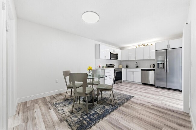 Building Photo - 1424 14th Terrace