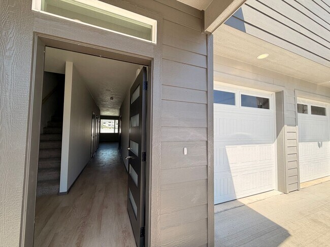 Building Photo - 4468 W 30th Ave