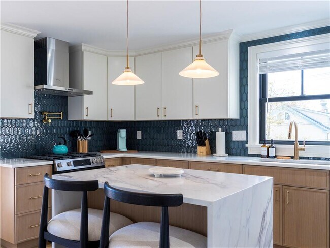 Building Photo - 7 Dearborn St