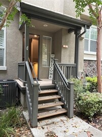 Building Photo - 7 Burlingame Ln