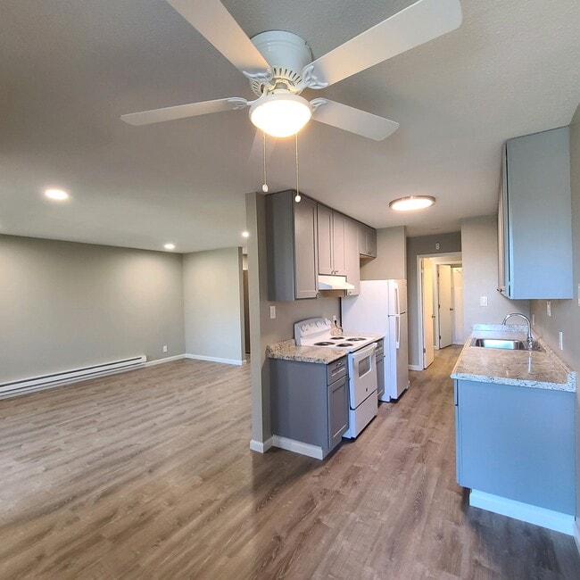 Building Photo - Villages at Pacifica