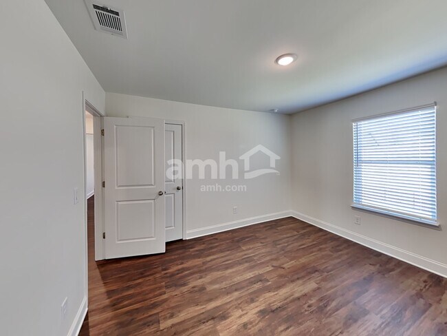 Building Photo - 3750 Blackshear Pl