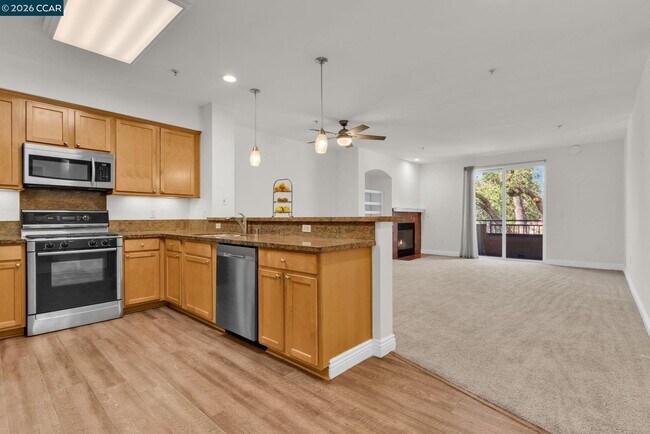 Building Photo - 1310 Creekside Dr