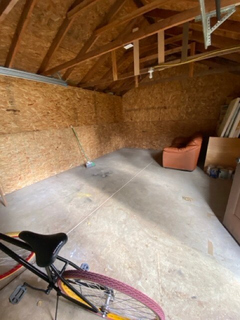 Building Photo - 5844 NE 12th Ave