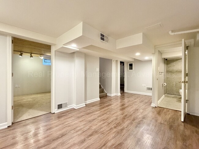 Building Photo - Updated Royal Oak Bungalow Minutes from Downtown