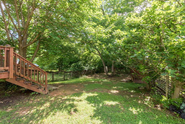 Building Photo - Walkable Carrboro Living — 3BR Home with L...