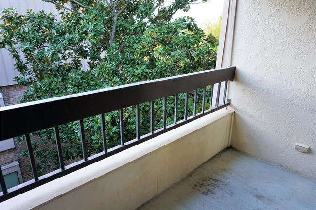 Building Photo - 2207 S Braeswood Blvd