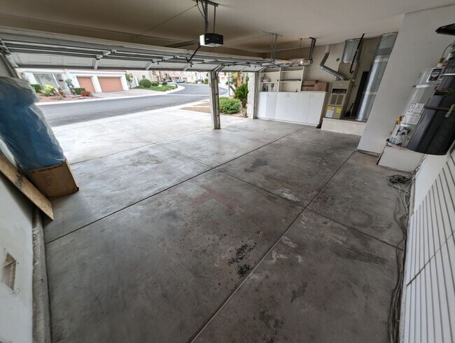 Building Photo - 2704 N Ontario Dr