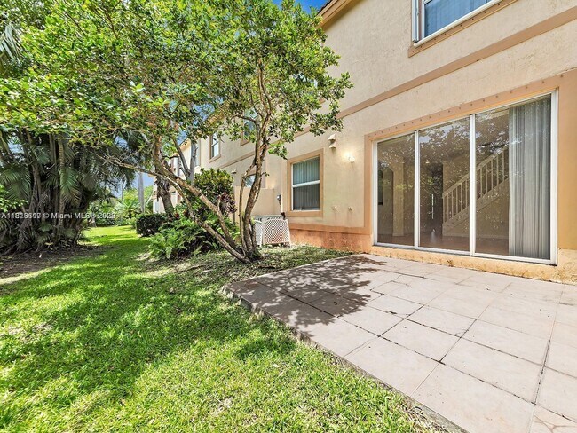 Building Photo - 858 NW 170th Terrace