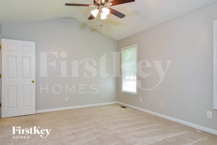 Building Photo - 7121 Taunton Dr