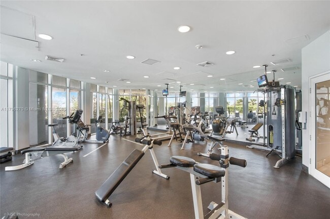 Building Photo - 6515 Collins Ave
