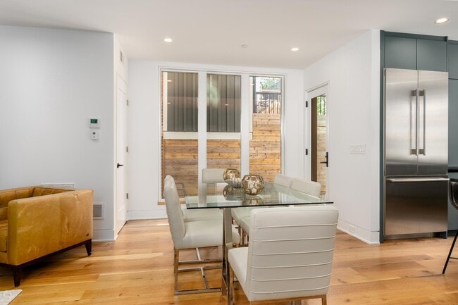 Building Photo - 103 17th St SE