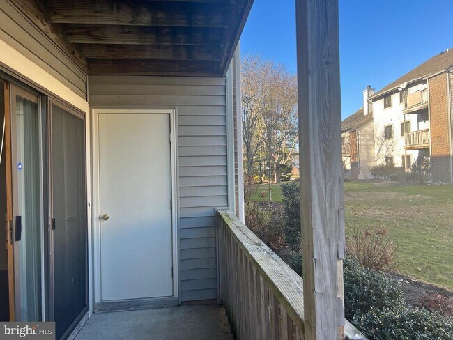 Building Photo - 1019 Ravens Crest Dr