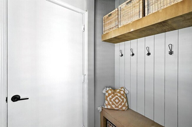 Building Photo - 126 Silktassel Way