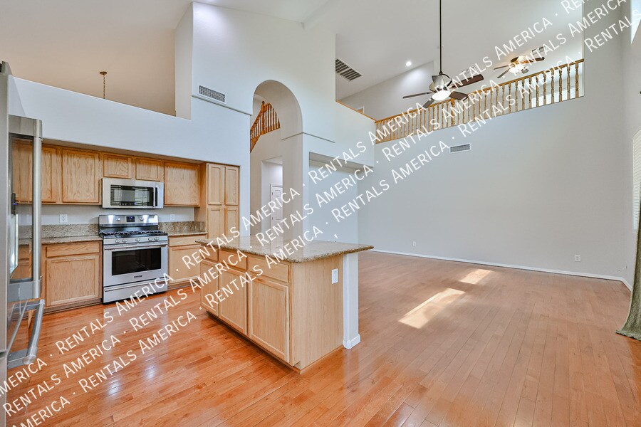 Building Photo - 9710 S 45th Ave