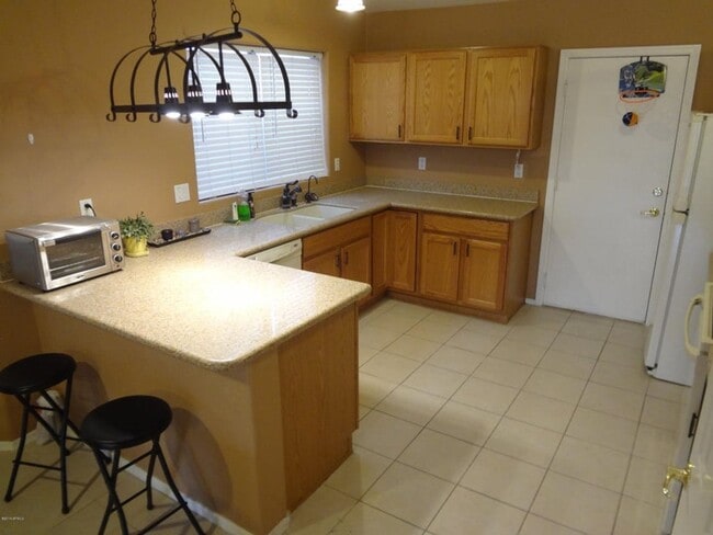 Building Photo - Ocotillo Lakes Upcoming Unit!