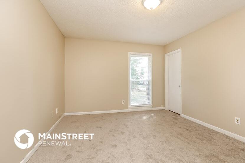 Building Photo - 305 Short Ct