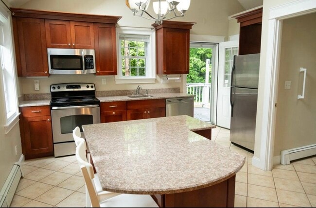 Building Photo - 13 Anthoine Rd