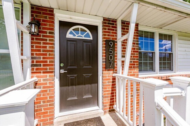 Building Photo - 9507 Stockbridge Dr